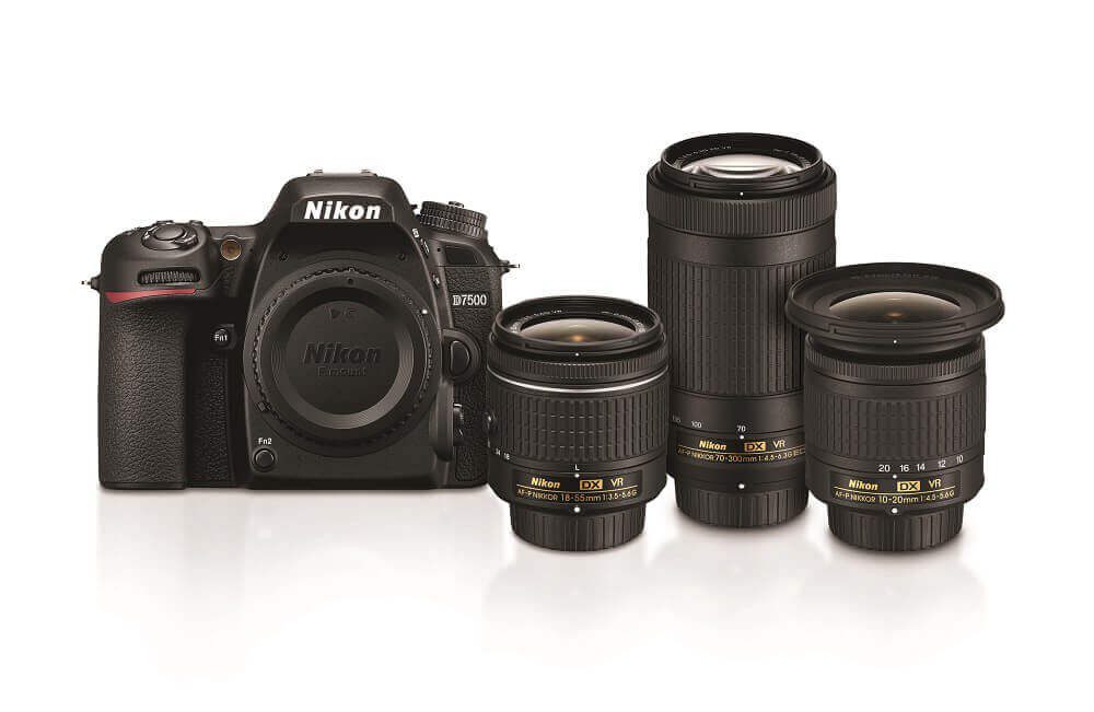 Nikon – Cámara DSLR D7500 + Lente 18-55mm +Lente 70-300 mm VR + 10-20mm – Negro 19096